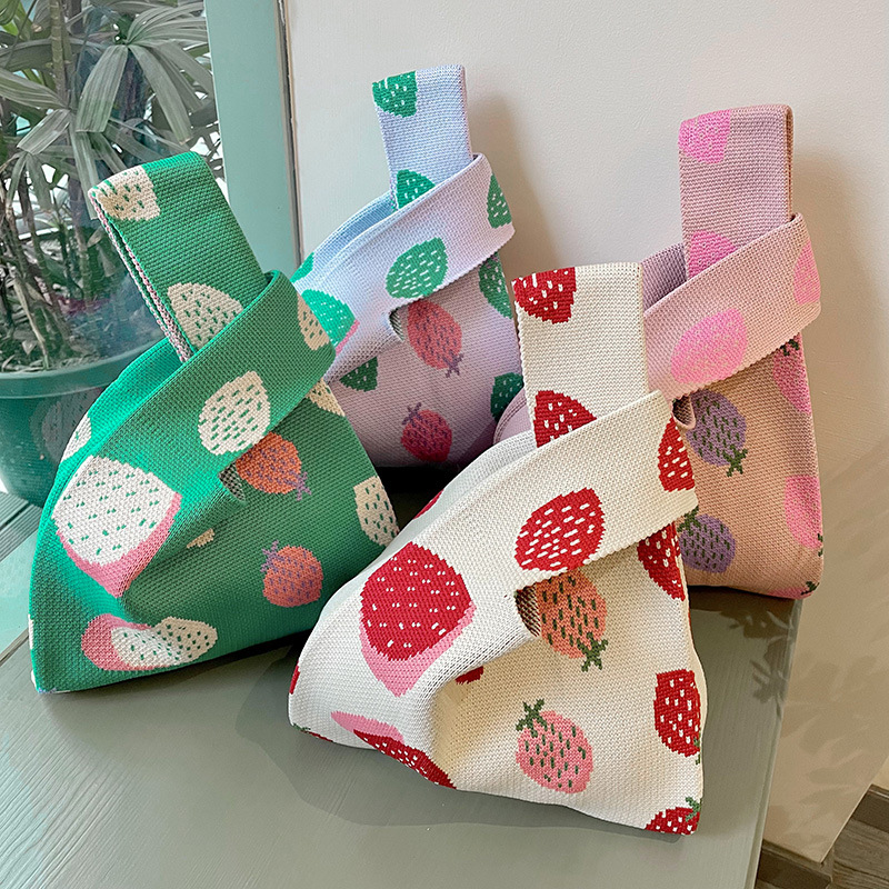 Small design universal cute strawberry for students