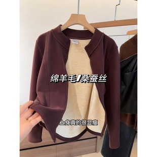 �p���С���I�l��Ů���b�ﶬ�����@���L�����¼ӽq�Ӻ�ů������