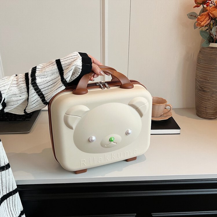 Fashion Frontiers, Our Suitcases Accompany You