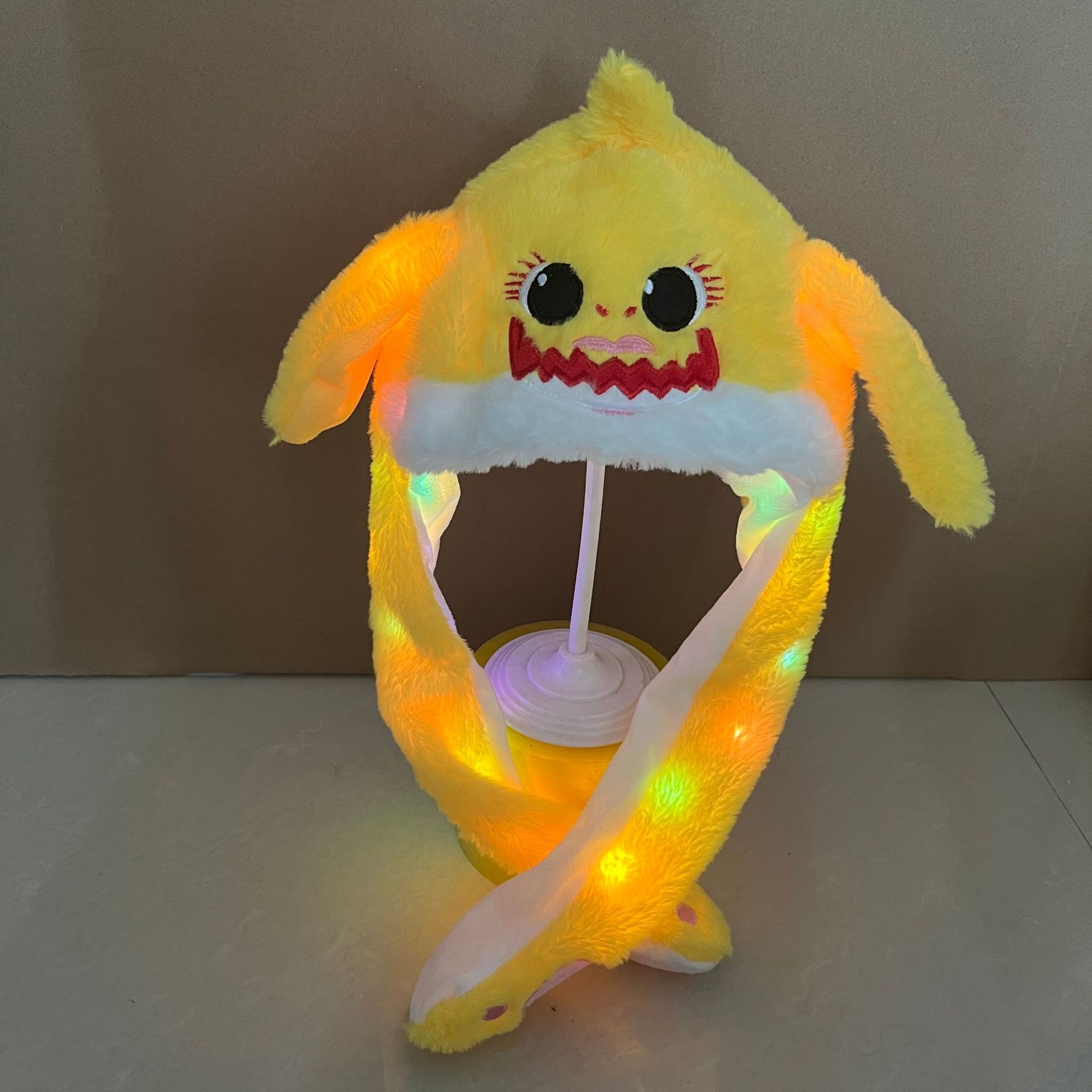 dragón bebé amarillo