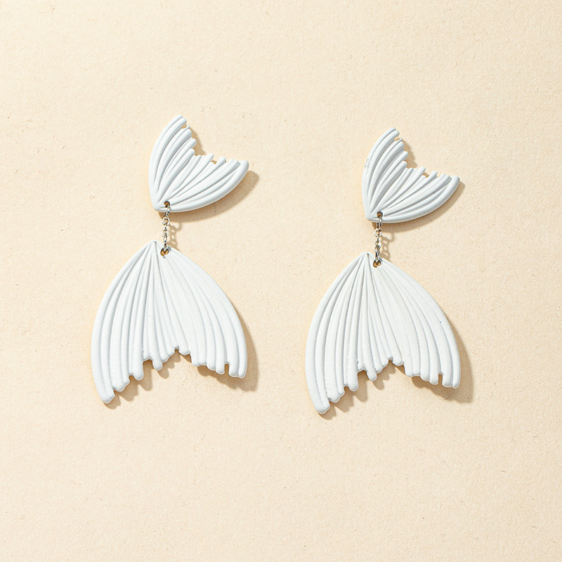 Wholesale White Fish Alloy Retro Earrings display picture 3