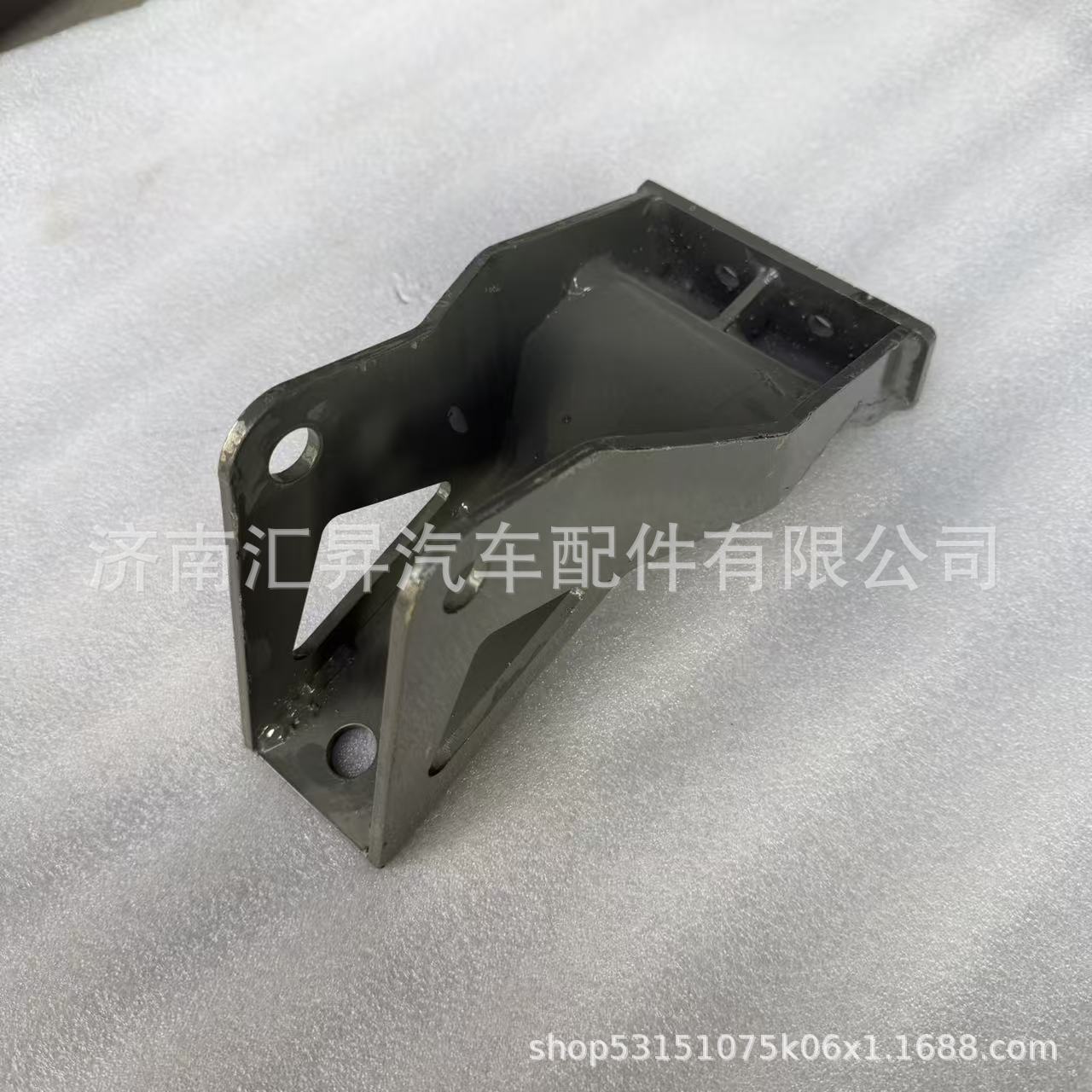 AZ16D444000099 Front Suspension Lower Bracket of the Cab