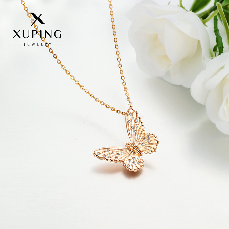 Xuping aleación de cobre galvanizado 18k diseño de nicho simple estilo retro colgante de mariposa