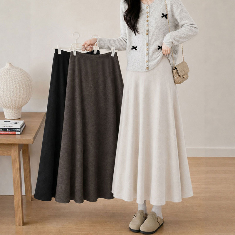 Plus-size white rice paper skirt, autumn 2026 new collection, A-line midi skirt for pear-shaped figures, knitted umbrella skirt Plus-size white rice paper skirt, autumn 2026 new collection, A-line midi skirt for pear-shaped figures, knitted umbrella skirt