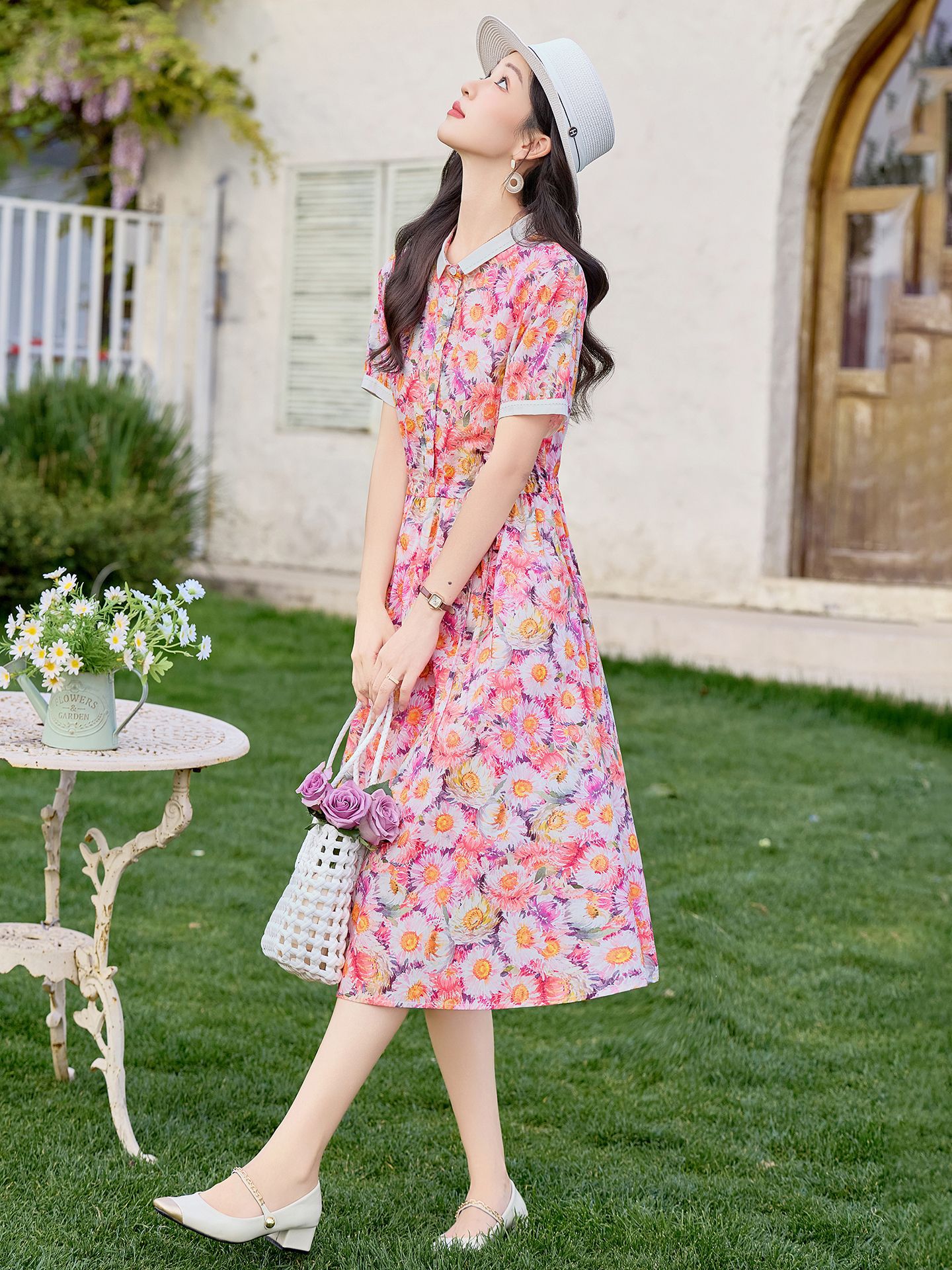 Đầm maxi nữ thắt eo họa tiết hoa nhí dáng suông rộng tay ngắn — màu đỏ