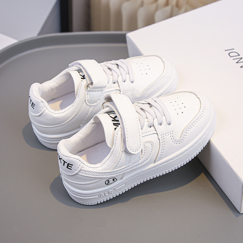 Zapatos para niños primavera 2025 nuevas zapatillas deportivas para niñas zapatos de skate para niños de altura baja aj zapatos casuales transpirables para niños