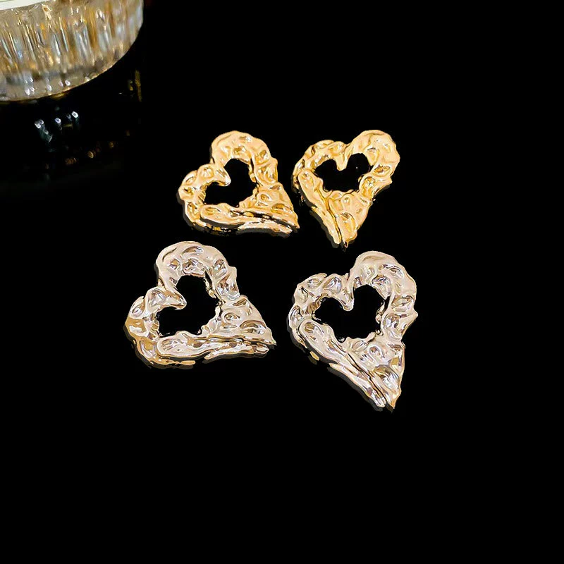 Европейские и американские трансграничные полые складки любви Серьги высокого уровня Чувство Серьги Серьги Легкие и Роскошные Серьги