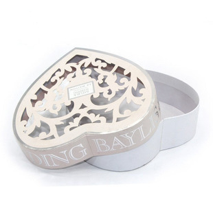Factory Direct sales exquisite carved pattern heart-shaped box lid special-shaped box heart-shaped Valentine's Day gift box