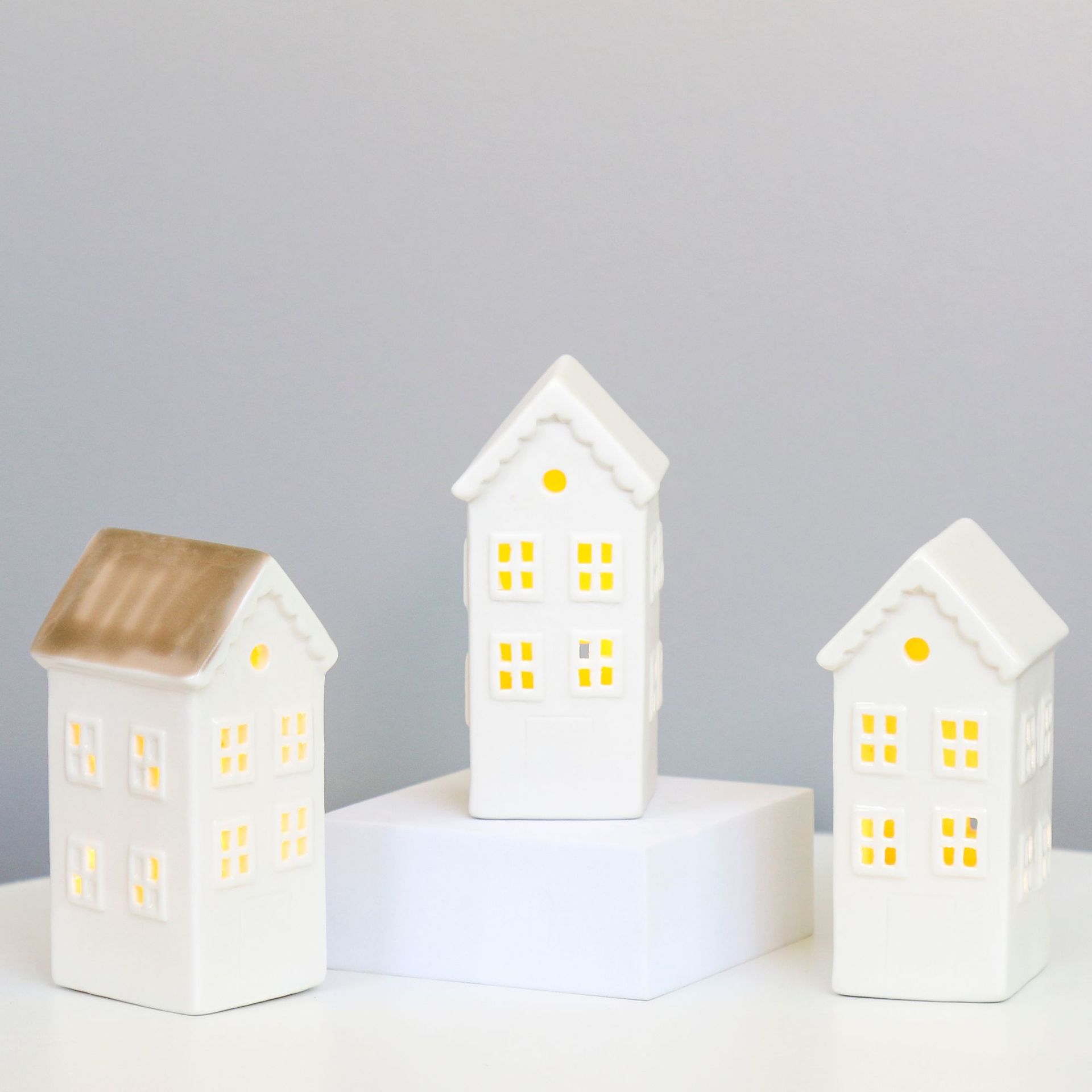 Cerámica hueco CASA DE Navidad LED casa pequeña lámpara Mesa artesanía decoración estilo nórdico decoraciones Ventas Directas la fábrica
