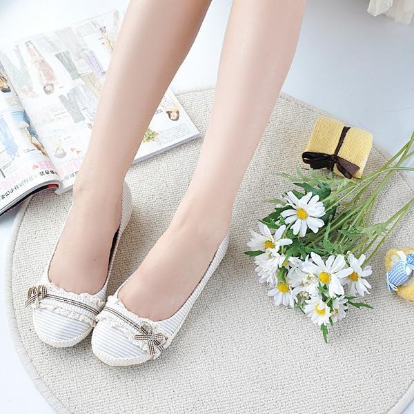 2024款春秋单鞋平底鞋豆豆鞋牛津鞋布面浅口学生鞋40-43码外贸