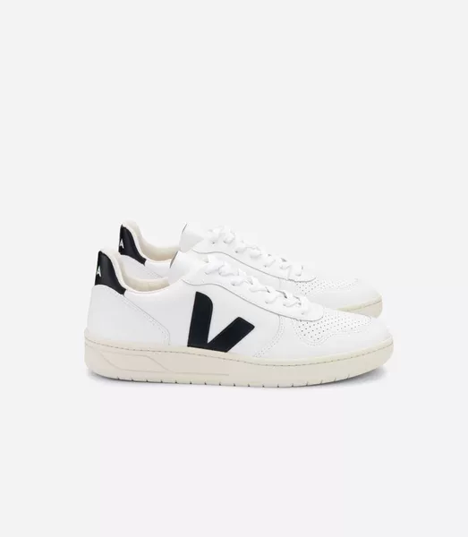 Black Tail Black V