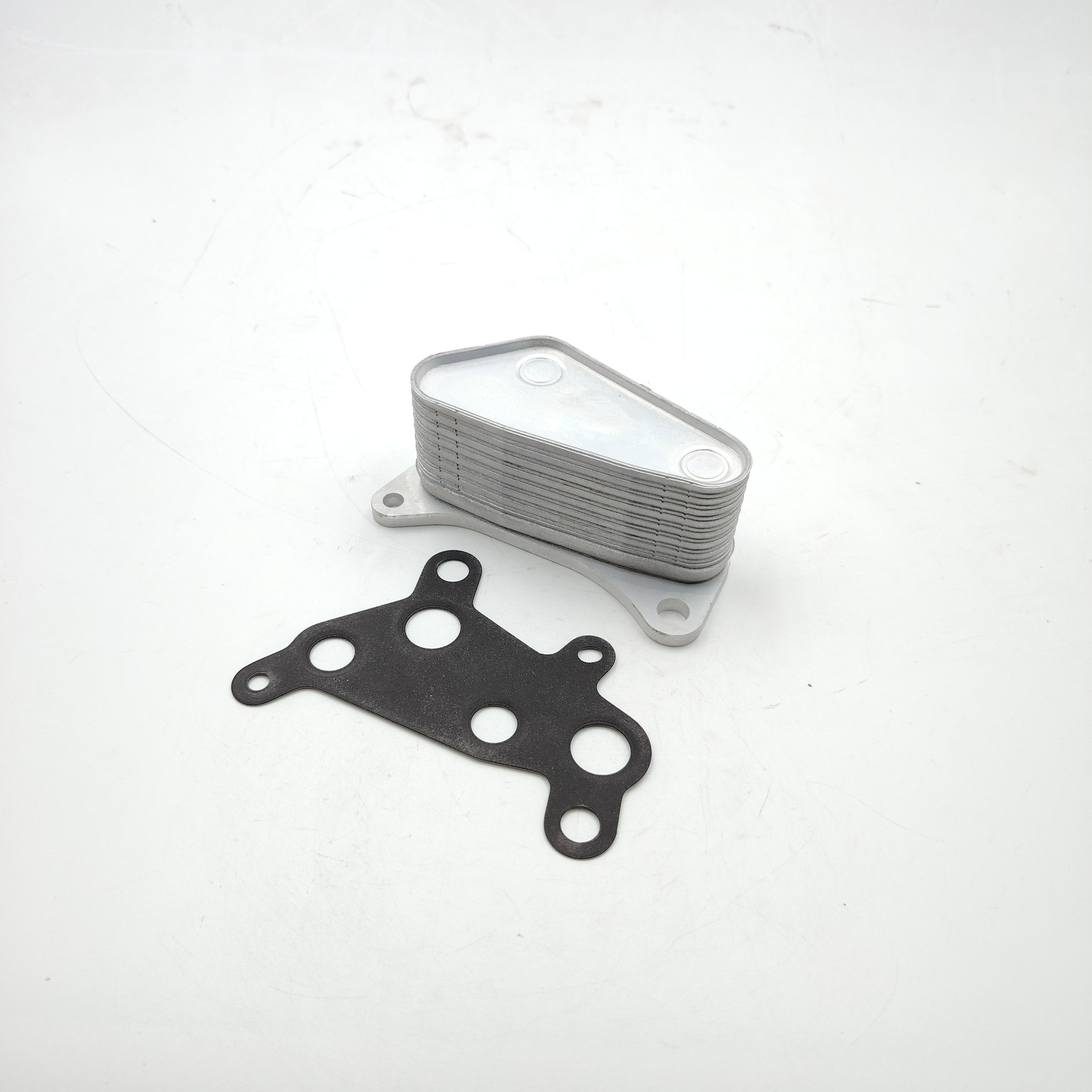 12678774 Engine Oil Cooler Oil Radiator Radiator Suitable for Chevrolet