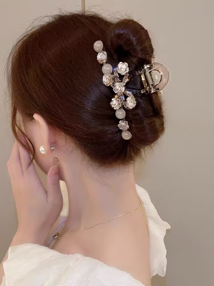 2026秋冬ミンクファー毛皮ヘアクリップ、高級感のある後頭部用大型シャーククリップ、ハート型キラキラ輝くダイヤモンド付き毛皮ヘアクリップ