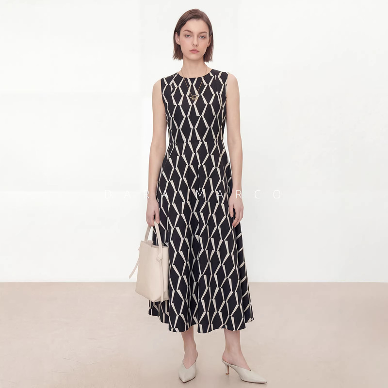 Summer Elastic Cotton Sleeveless Dress for Women with Geometric Print, Slightly Flared Hem, Slim Fit, Textured Print, A-Line Dress