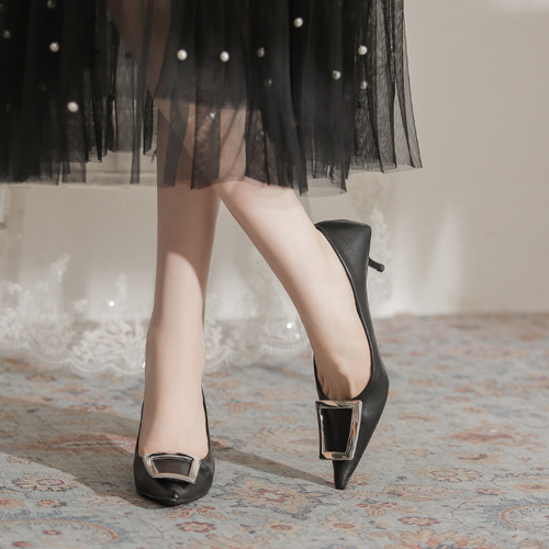 9586-3 European women's shoes  autumn new low-heeled pointed toe shallow metal buckle high-heeled shoes commuting shoes