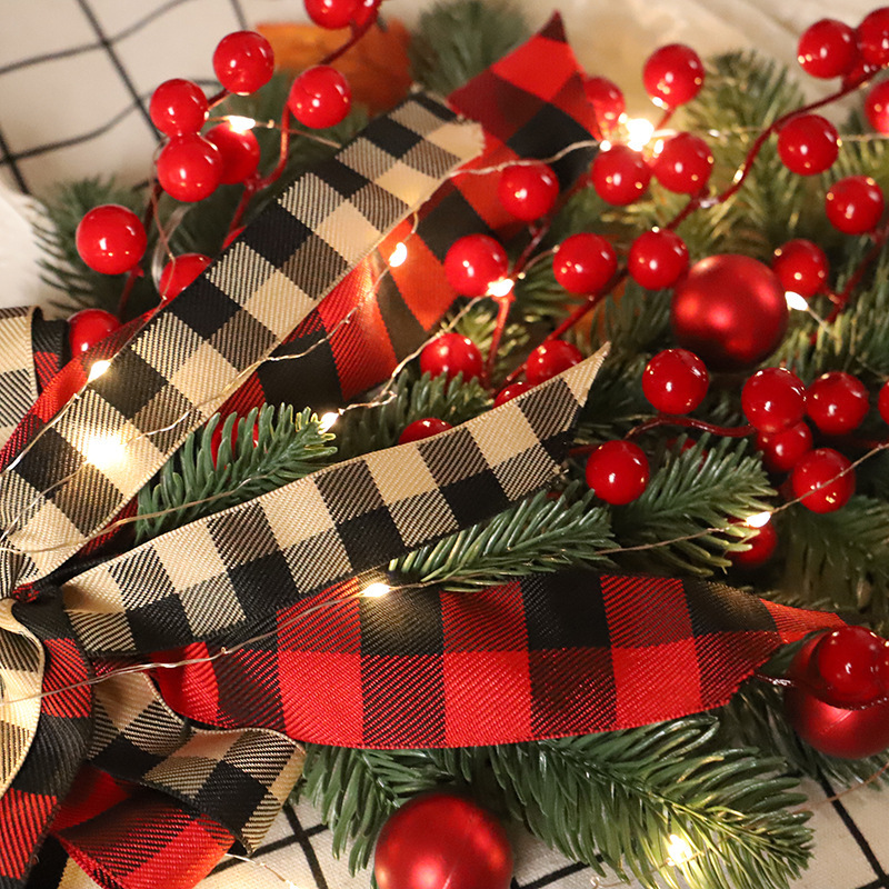 クリスマスデコレーション 赤い果実がぶら下がったツリーやドアに飾る格子結びの赤い果実が光るホリデークリスマスデコレーション クロスボーダーデコレーション|undefined