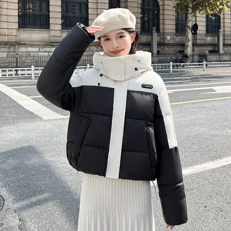 2024 nueva mujer invierno corto de algodón ropa de algodón estilo coreano de diseño de moda suelta y gruesa chaqueta caliente image 2