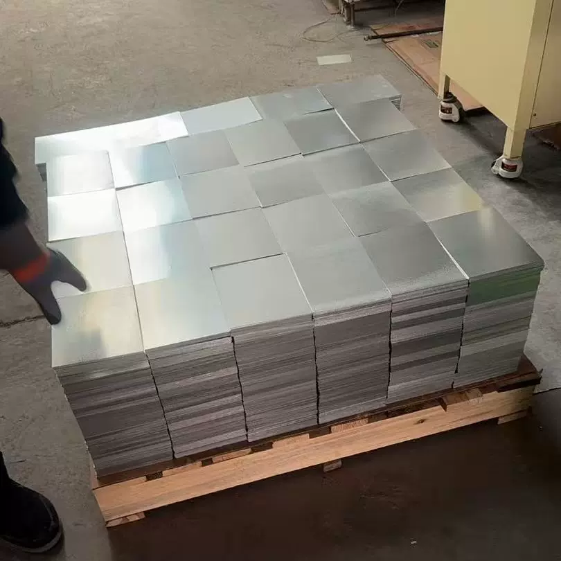 批发薄铁板镀锌 镀锌卷板 白铁皮 白 厚度0.1-0.4毫米镀锌板定制