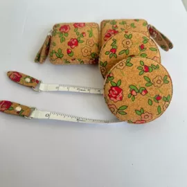 量衣卷尺;化妆镜;卷尺