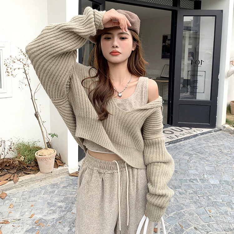 Женский свитер с V-образным вырезом в стиле ретро, свободный короткий топ из трикотажа, дизайн весны-осени 2025 года, нишевая модель