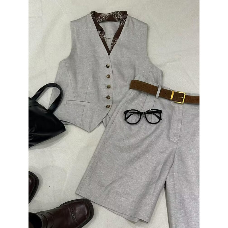 Stunning Summer Outfit for Women 2025, Young and Mature Niche, Unique Gray Linen Vest and Shorts Two-Piece Set