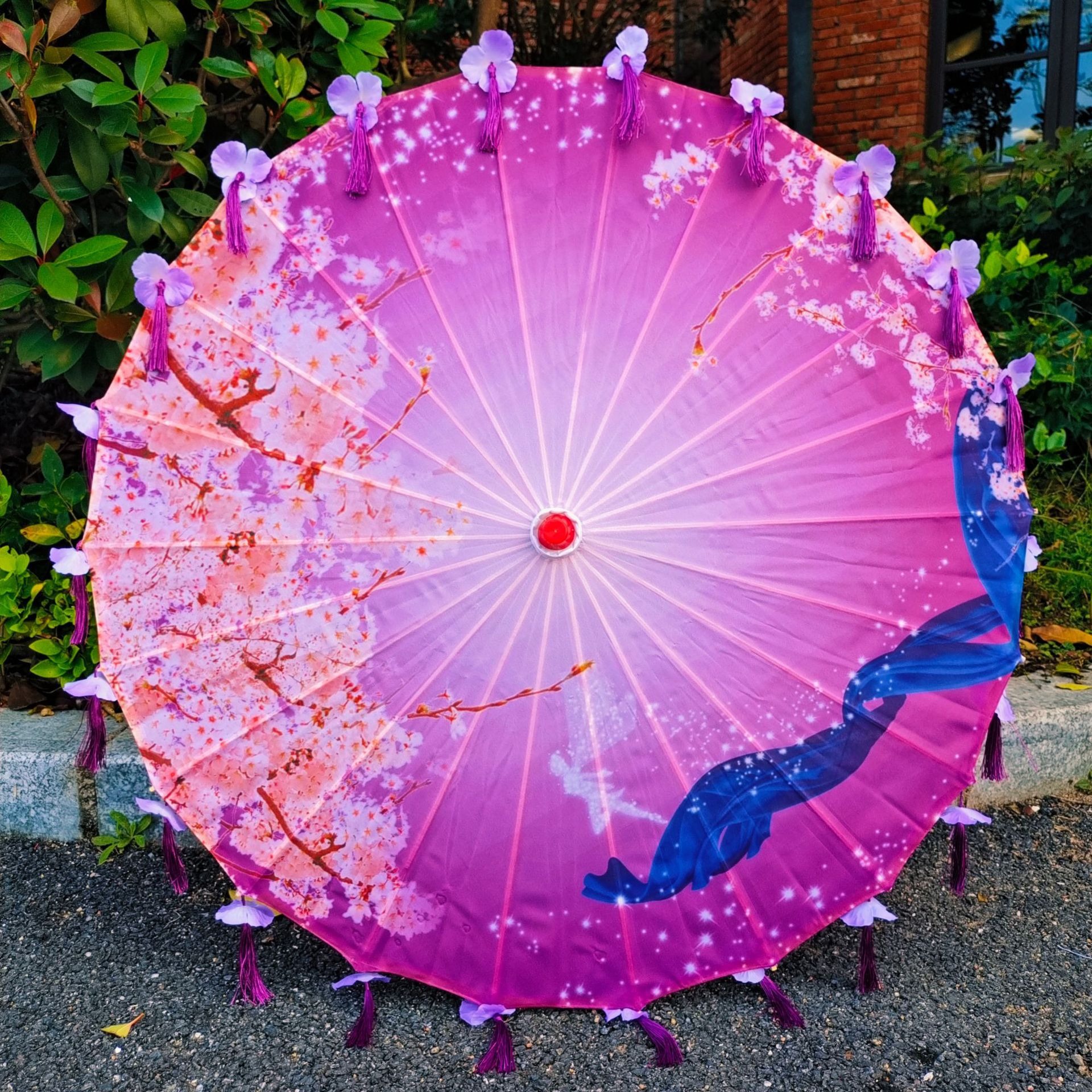 자색 벚꽃잎 우산