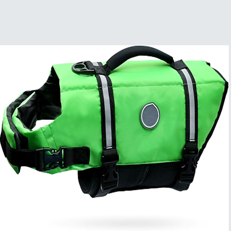 耐用防撕裂狗狗救生衣可调节反光狗狗游泳背心增强浮力和可见性