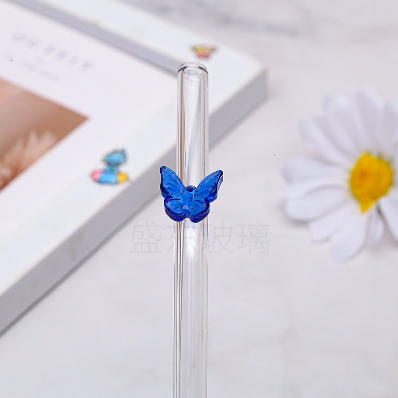 Nueva mariposa de color de paja de vidrio resistente al calor anti-escaldadura anti-lápiz labial multicolor opcional no desechable estilo de niña
