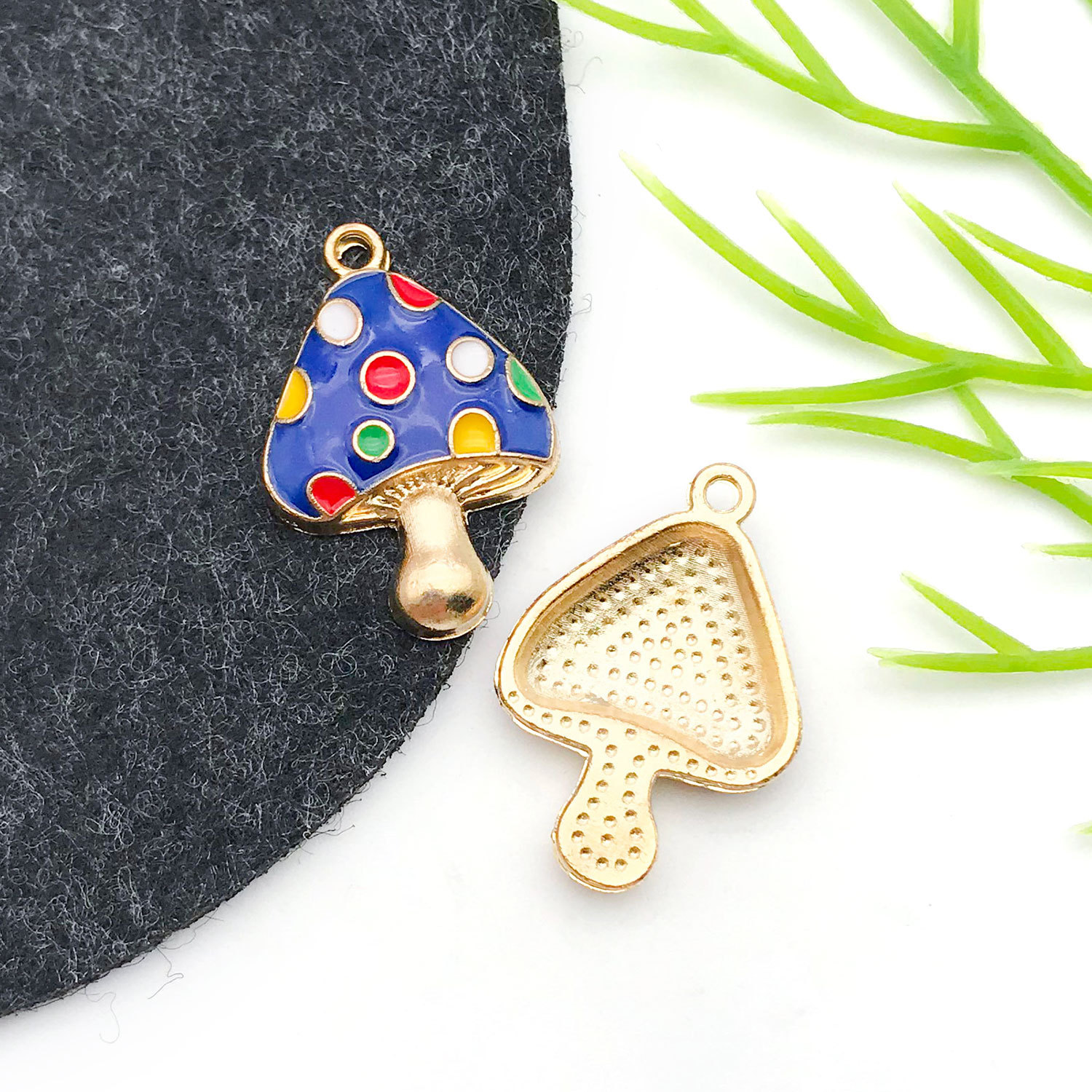 18989-滴油彩色圆点蓝色蘑菇23x16mm-1.8g