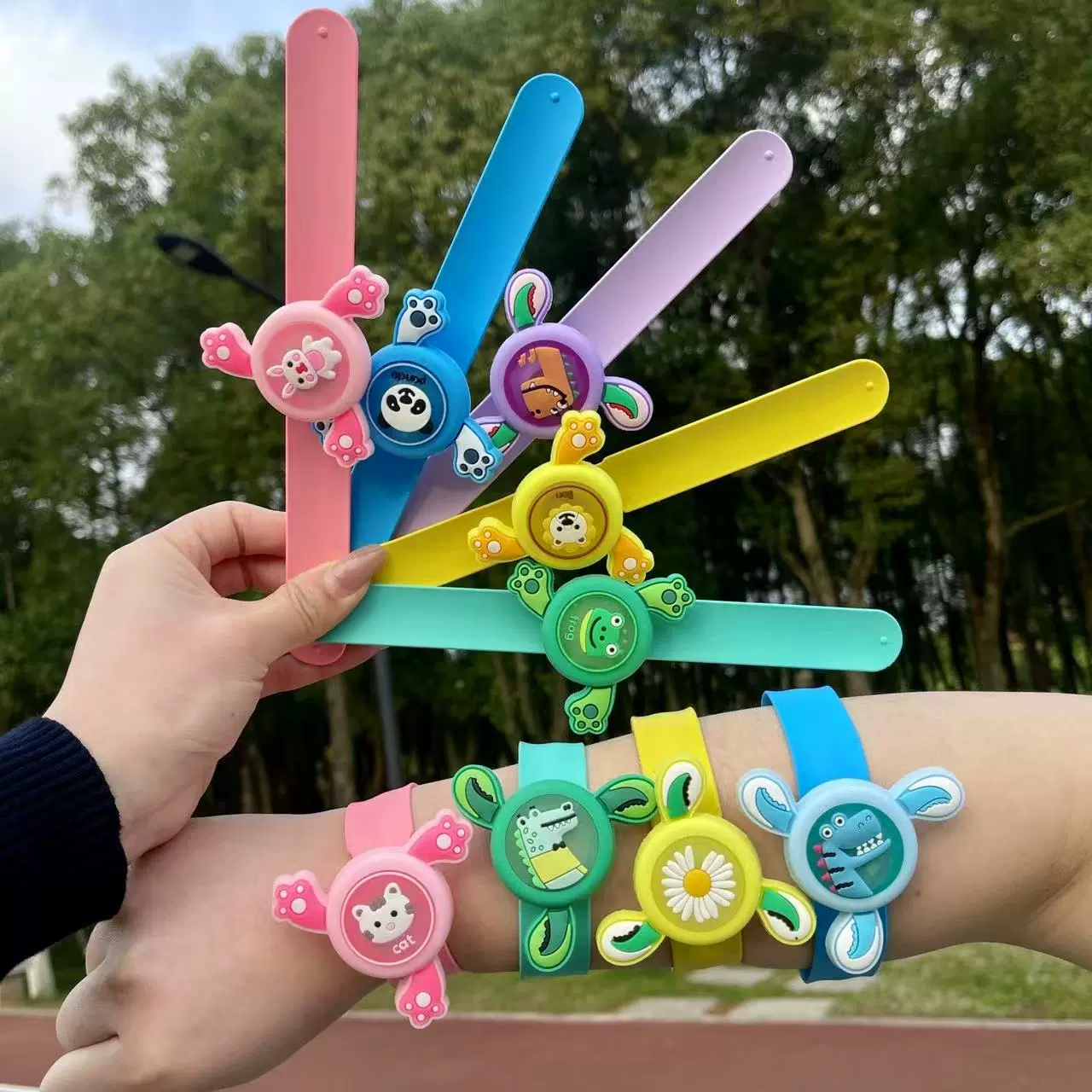 Детская светящаяся игрушка-браслет из ароматного силикона, вращающаяся, с функцией отпугивания комаров, оптовая продажа средств от комаров.