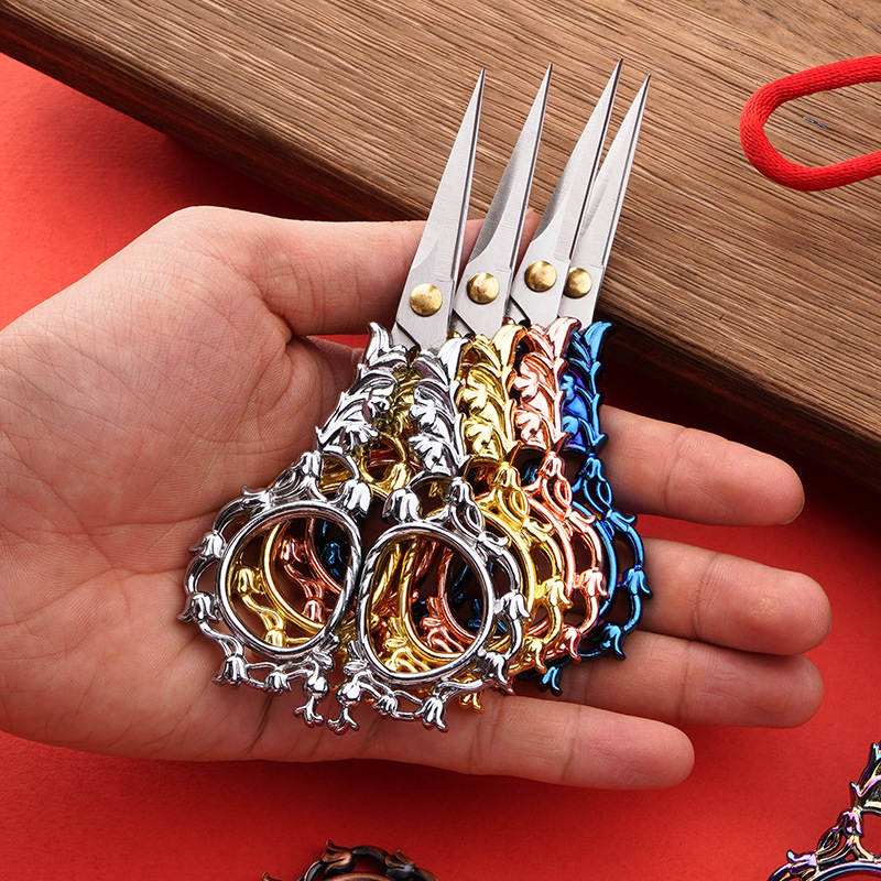 Tijeras pequeñas retro paquete de material puntiagudo de aleación de zinc hecho a mano tijeras pequeñas ventana flor bordada tijeras de Orquídea estudiante