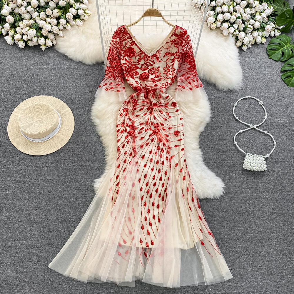 Elegant Long Evening Dress for Foreign Trade, Suitable for Toasting, Dinner Party Host, with Bell Sleeves, V-Neck, Waist-Cinching, Mesh, and Mermaid Silhouette