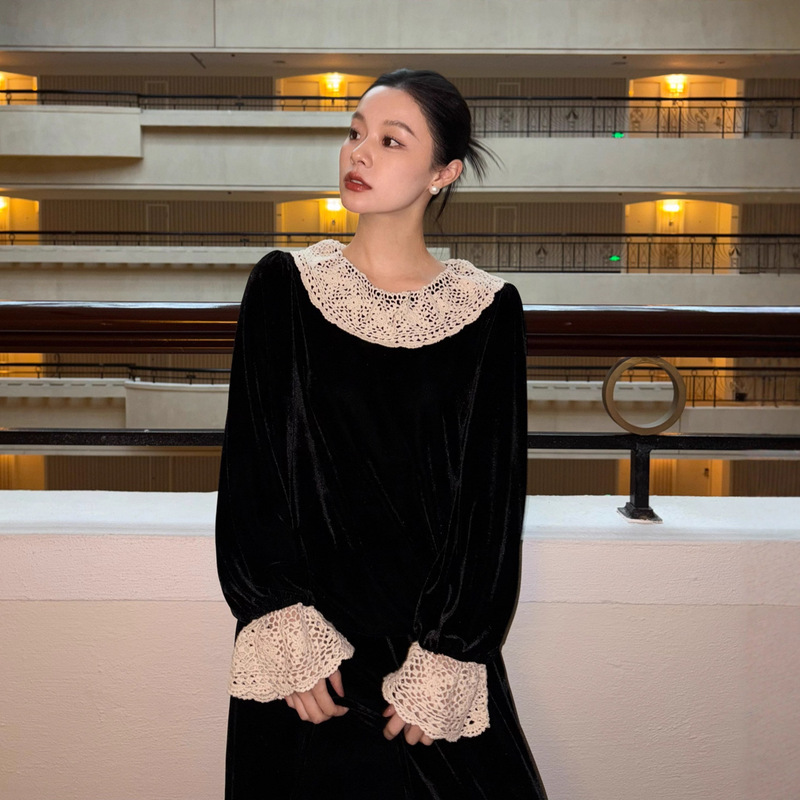 【Interpretation】Newopen25 Winter French-Style Elegant and Gentle Lace Spliced Long-Sleeved Velvet Shirt for Women F6818