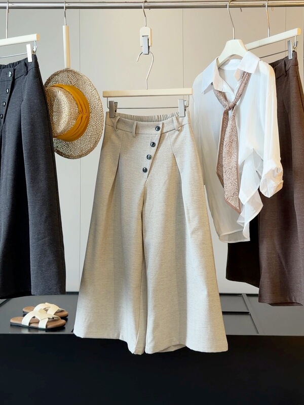 Old Money Style Retro Diagonal Buttoned Cropped Trousers for Women, Summer 2026 New Design, Drapey Wide-Leg Casual Pants