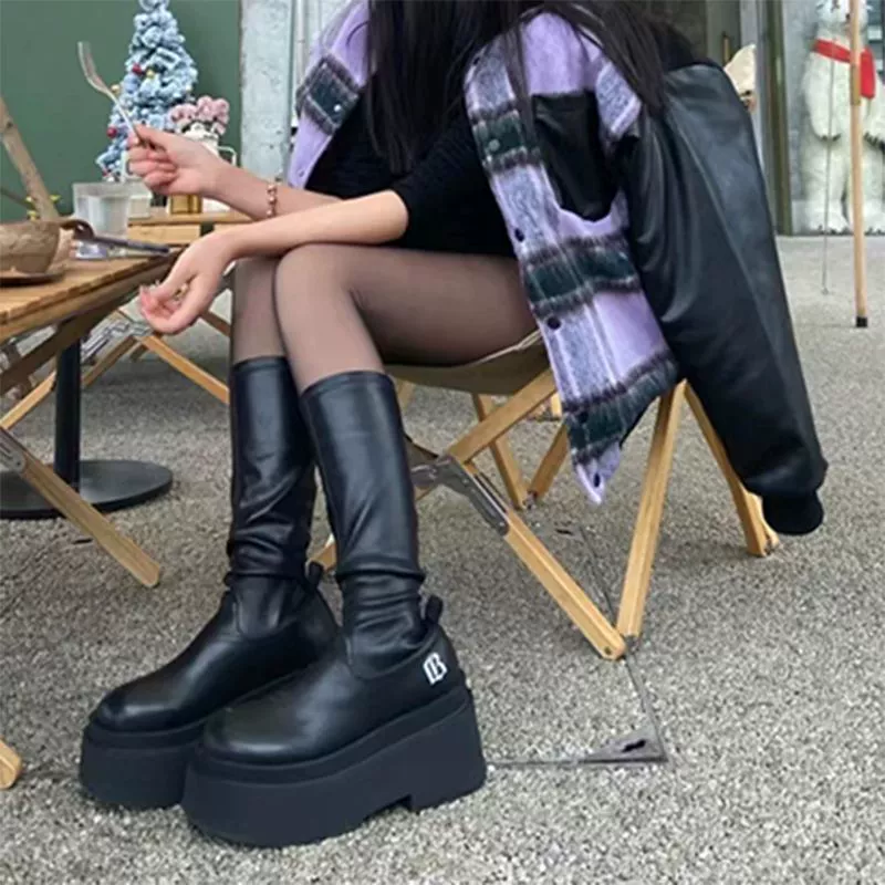 Европейский и американский стиль не только колено сапоги рыцаря женский 2023 новый толстой подошвенный тренд горячая девушка на каблуках модные сапоги