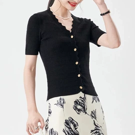 女式针织衫;女式毛呢外套;女式羊绒衫