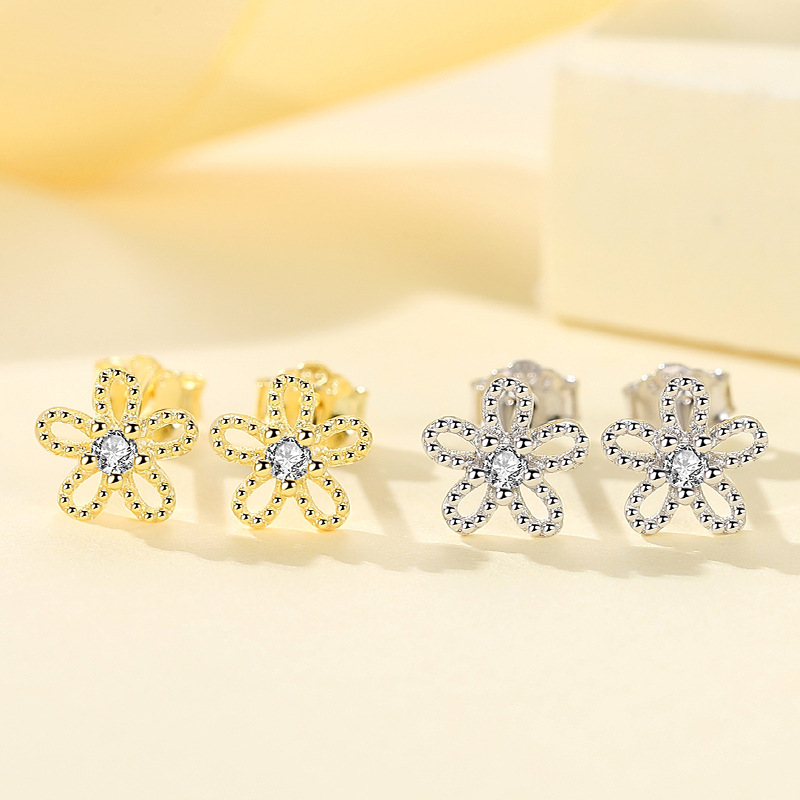 Estilo coreano S925 plata esterlina pequeña flor Stud pendientes de las mujeres simples pendientes frescos nueva moda pendientes frescos personalizados lote