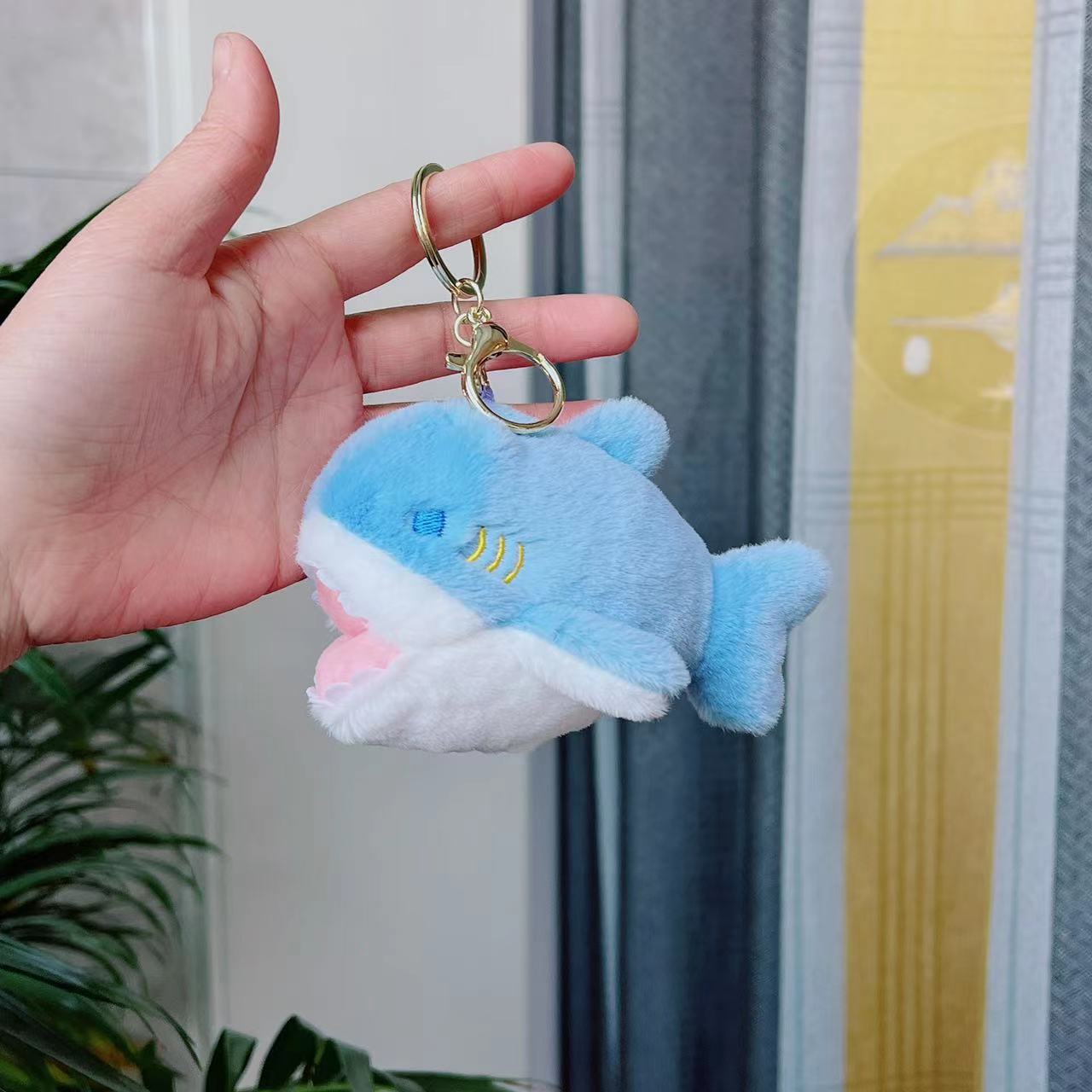 입을 벌린 상어 + 골드 버클