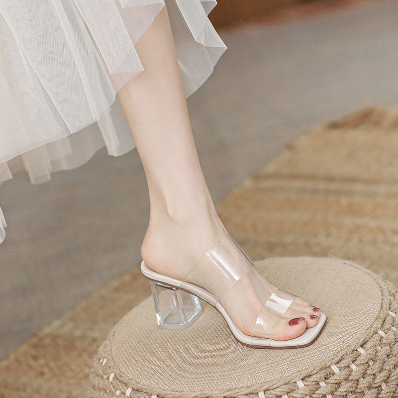 罗马2024夏季新款一字带水晶跟拖鞋女性感露趾中跟粗跟透明凉拖鞋