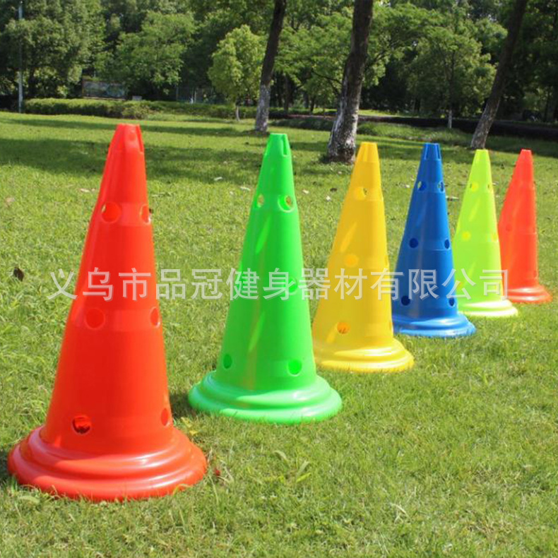 52cm Cubo de logotipo de entrenamiento de fútbol fondo redondo multifuncional con agujeros engrosada pista logo cubo cono de helado cono de obstáculo