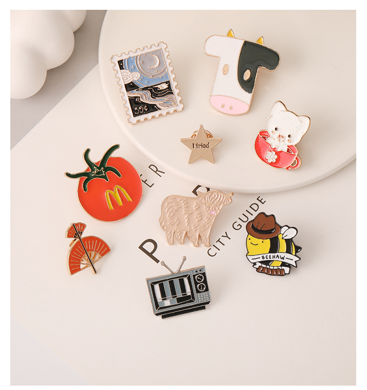 Cartoon Style Animal Alloy Plating Unisex Brooches display picture 1