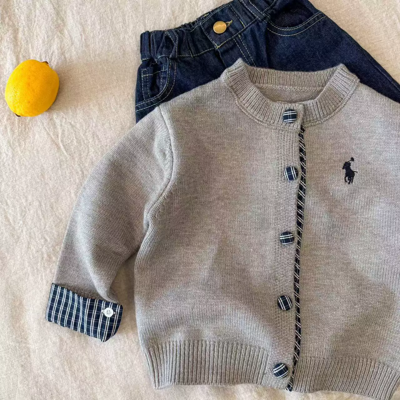 儿童毛衣2025秋季童装新款男童女童时尚撞色刺绣宝宝针织开衫潮