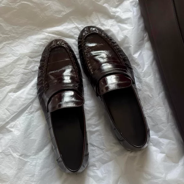 In-Stock Vintage French-Style Genuine Leather Pleated Loafers for Women with Chunky Heels, Casual Slip-On Lazy Leather Shoes for Women