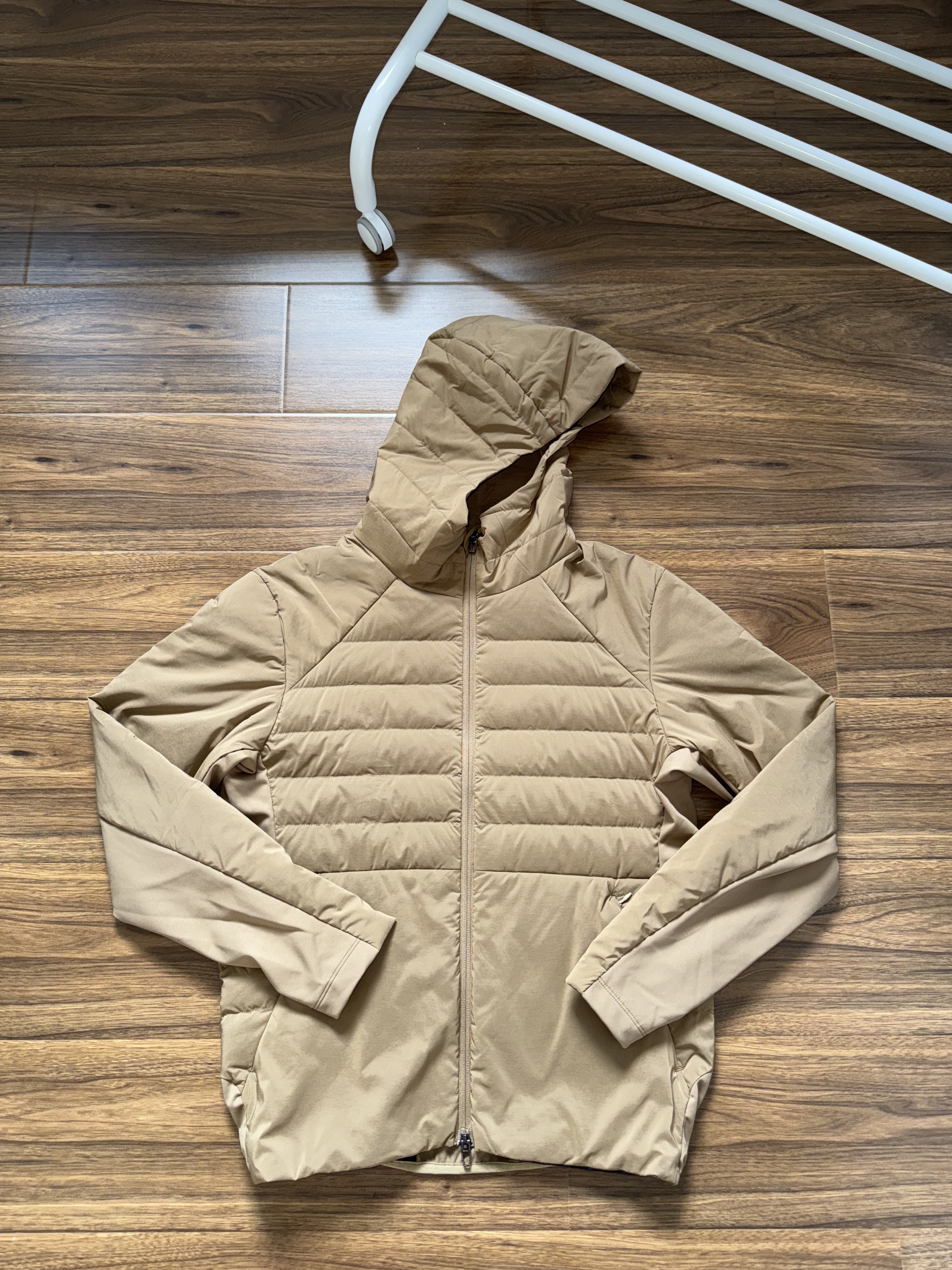 Lulu con el mismo tipo de chaqueta de plumón ligera con capuz para hombre chaqueta cálida de hombre chaqueta de plumón de costilla deportiva ligera