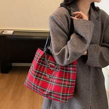 秋冬大容量单肩包ins风百搭格子包女帆布袋学生通勤托特包