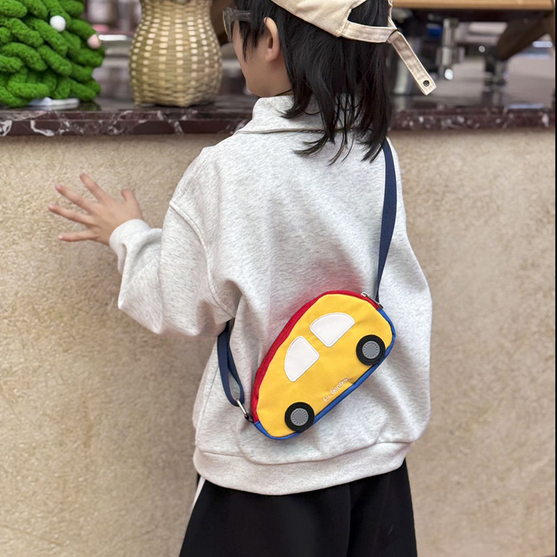 Cartoon lindo coche para niños y niñas bolso de pecho fuera ligero bolso de mensajero para bebés nuevo monedero de comercio exterior para niños