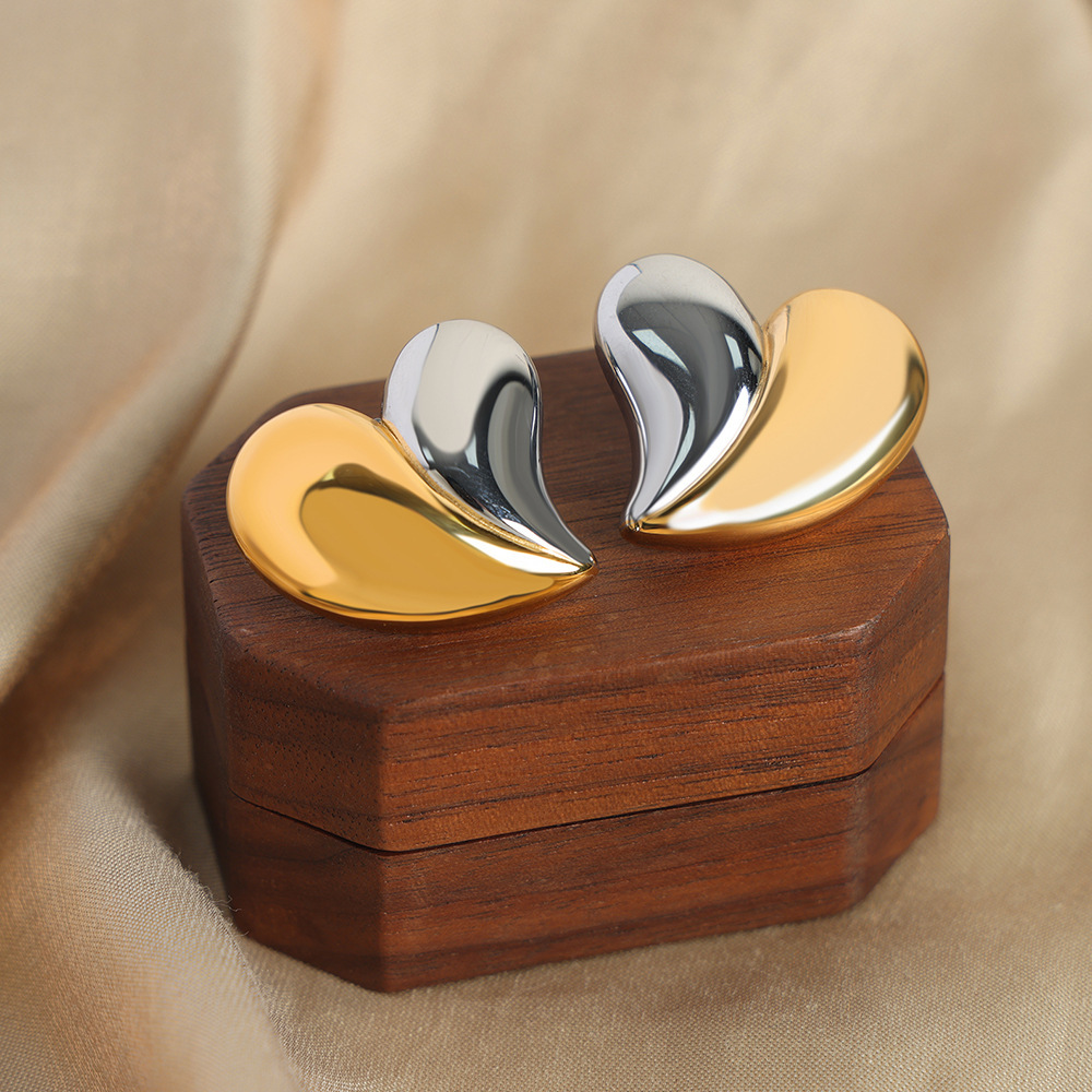 Estilo francés de acero dorado de color de dos colores de costura colgante de amor Cadena de hueso de serpiente de titanio traje de joyería de acero ins pendientes de estilo frío