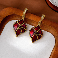 宫廷风中古新款甜美红色滴釉珐琅女款桃心耳钉简约几何合金耳饰