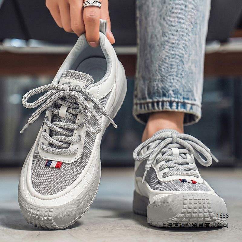 Men's Shoes 2026 Summer New Breathable Odor-Resistant Thin Mesh Shoes Light Luxury Versatile Soft Sole Non-Slip Casual Sports Shoes