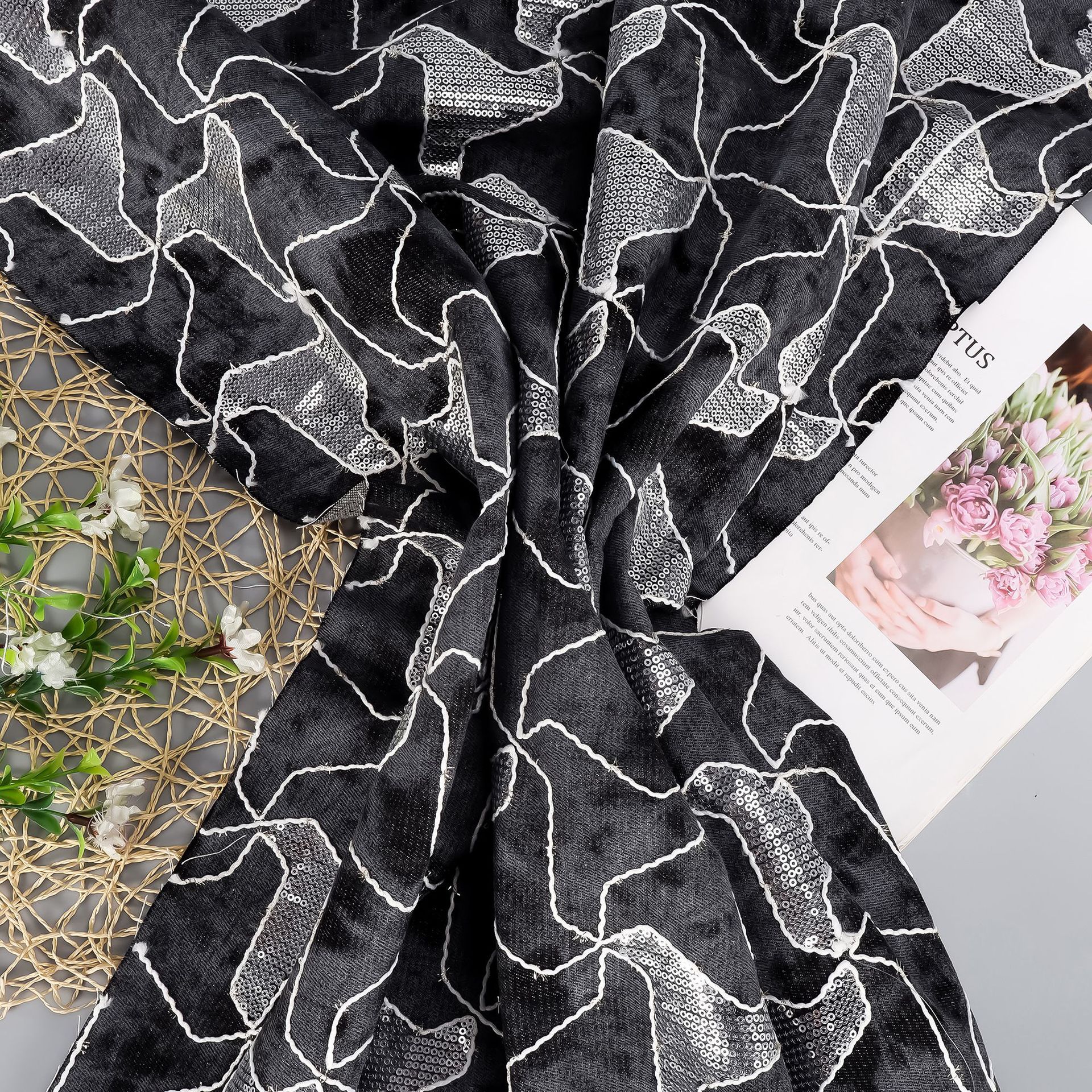 棉质洗水多色牛仔面料秀珠片冲孔满天星提花牛仔布料服装外套面料